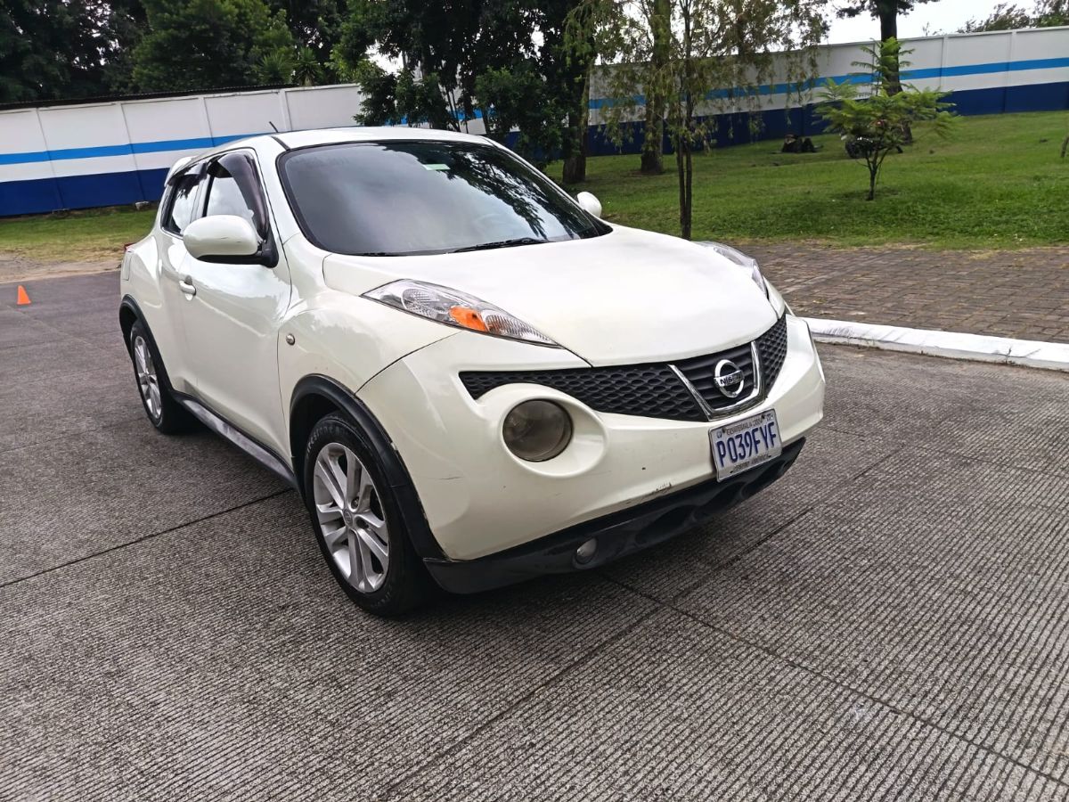 NISSAN JUKE - 2011