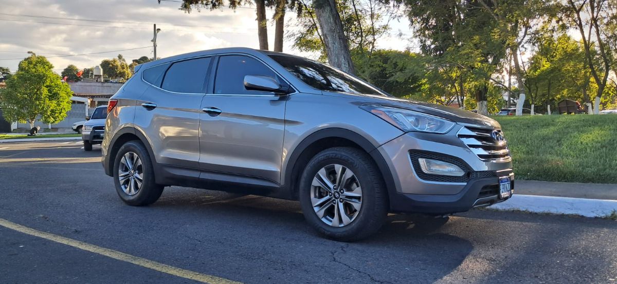 HYUNDAI SANTA FE - 2016