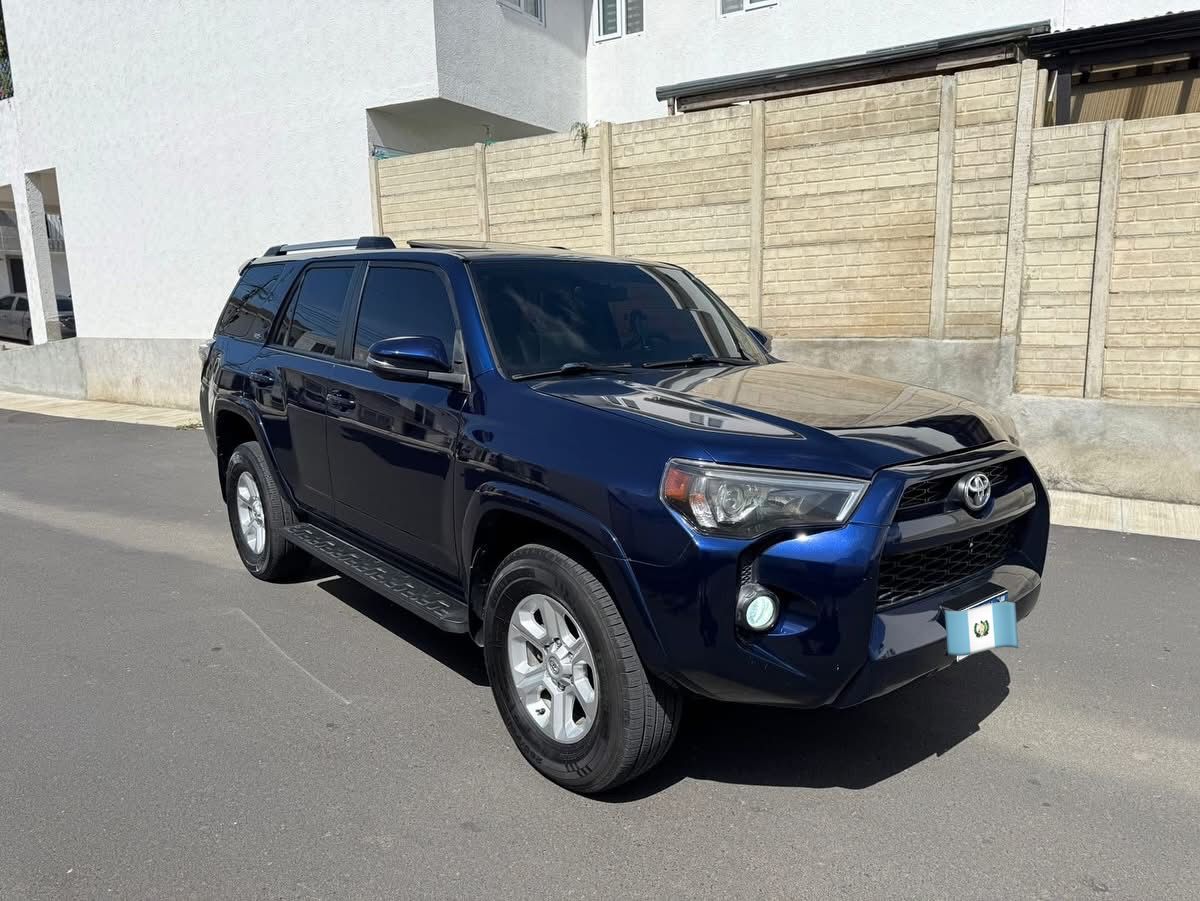 TOYOTA 4 RUNNER - 2019
