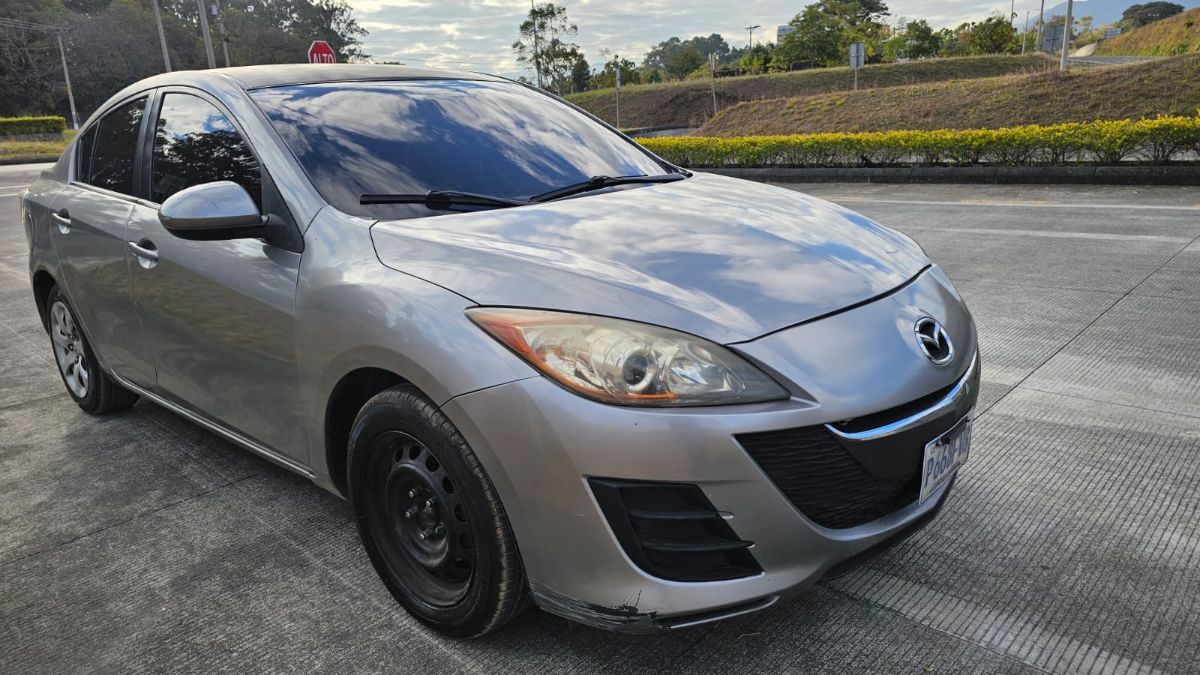 MAZDA 3 - 2010