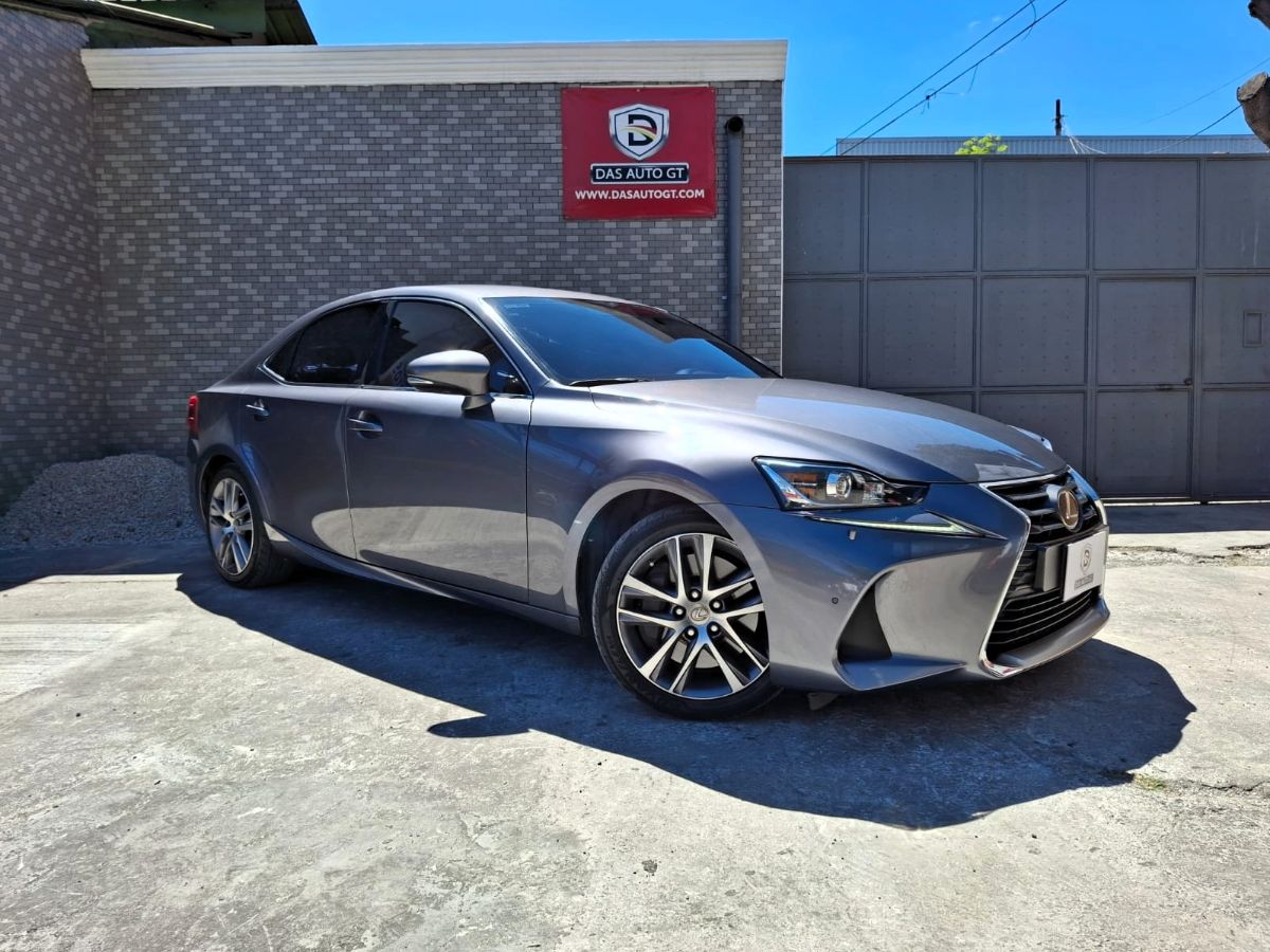 MITSUBISHI LANCER - 2020