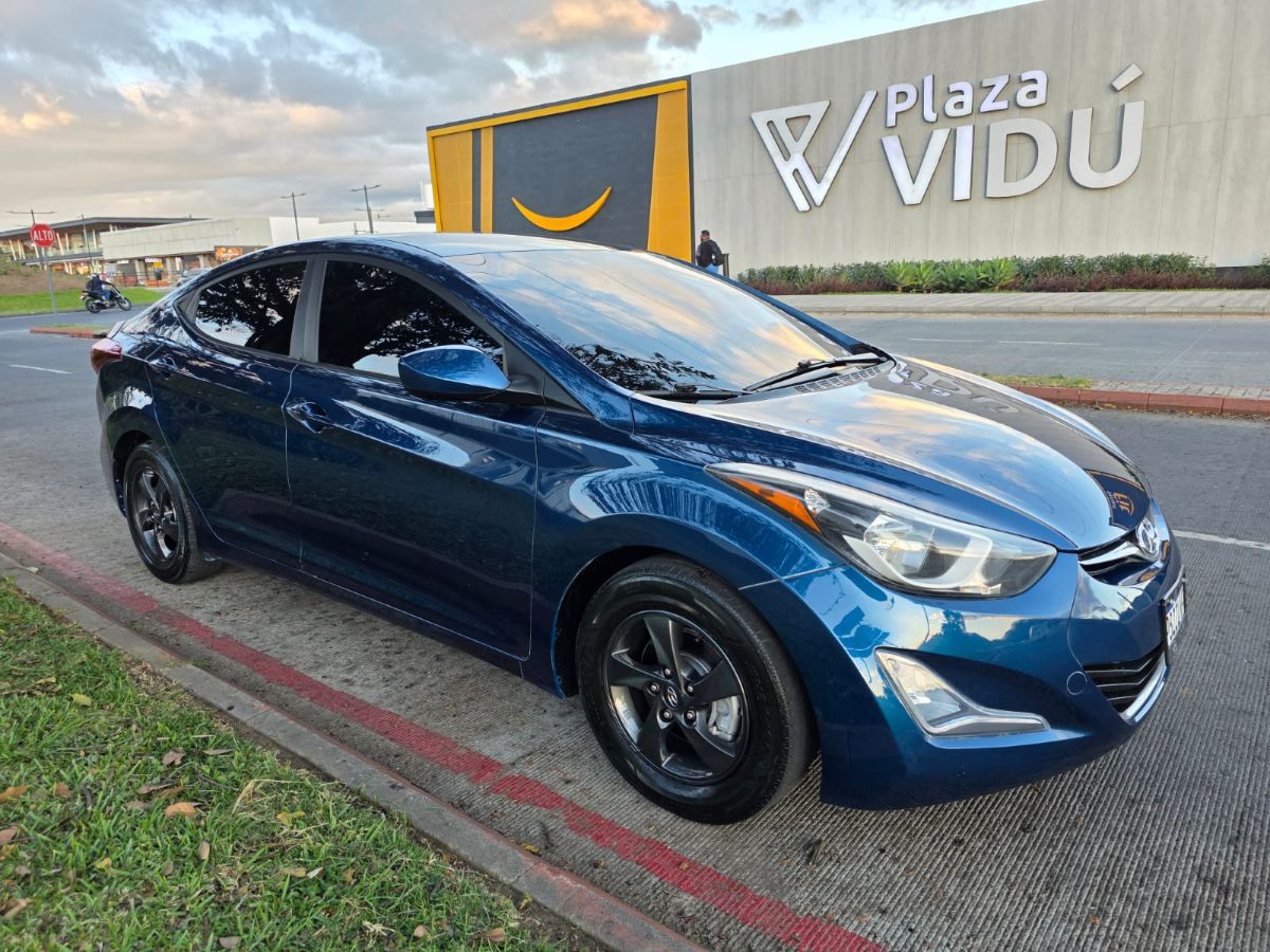 HYUNDAI ELANTRA - 2014