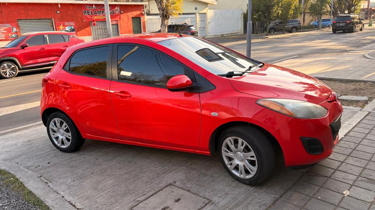 MAZDA 2 - 2014
