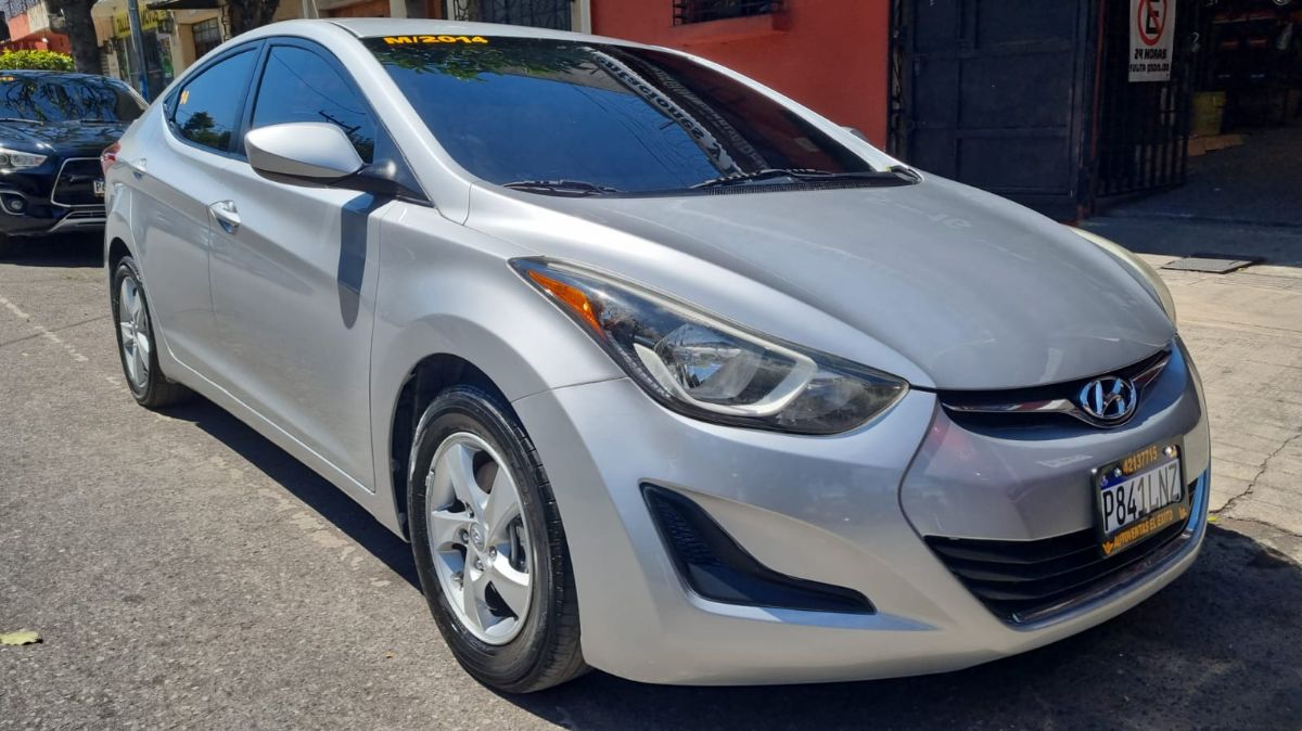 HYUNDAI ELANTRA - 2014