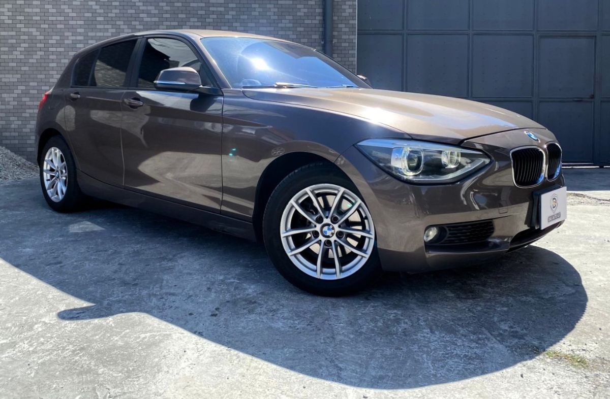 BMW 118 I - 2015