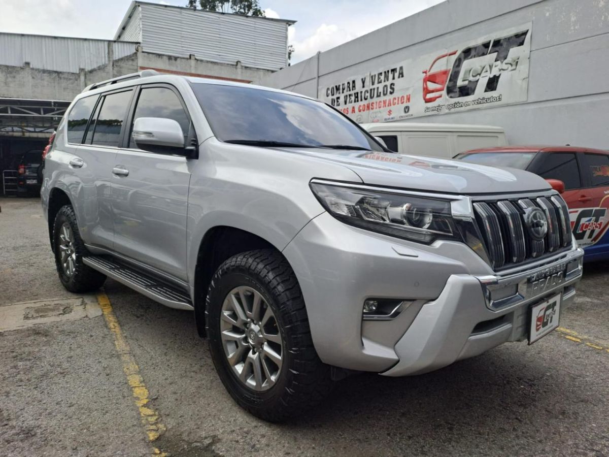 TOYOTA LAND CRUISER VX - 2022