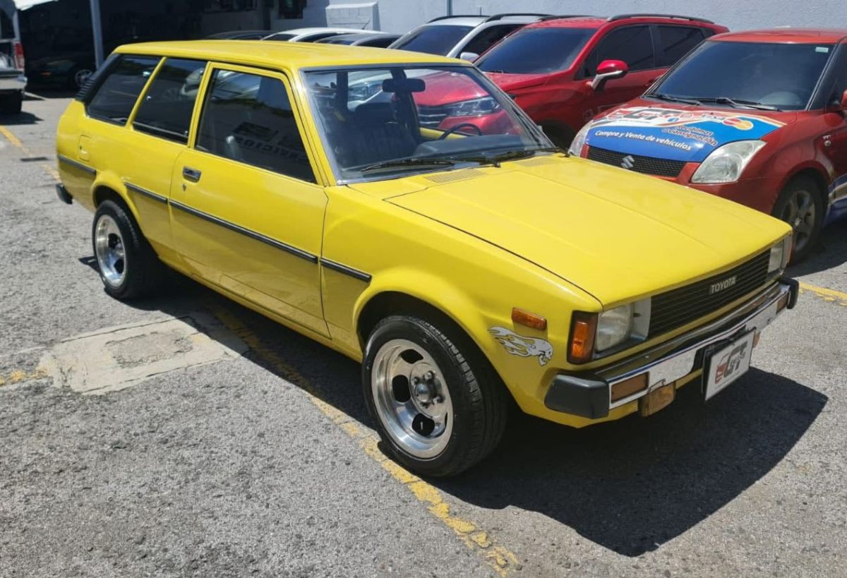 TOYOTA COROLLA - 1981