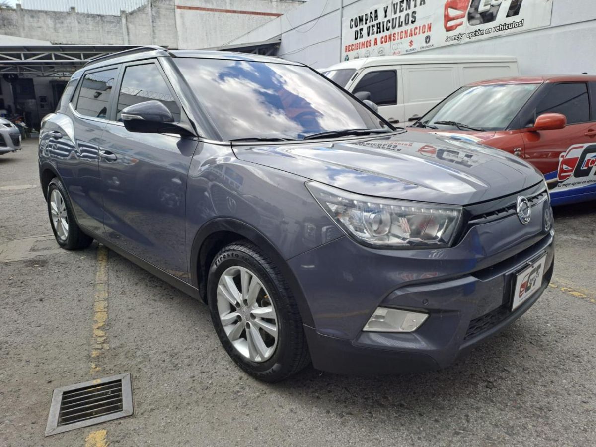 MITSUBISHI  KICKS - 2017