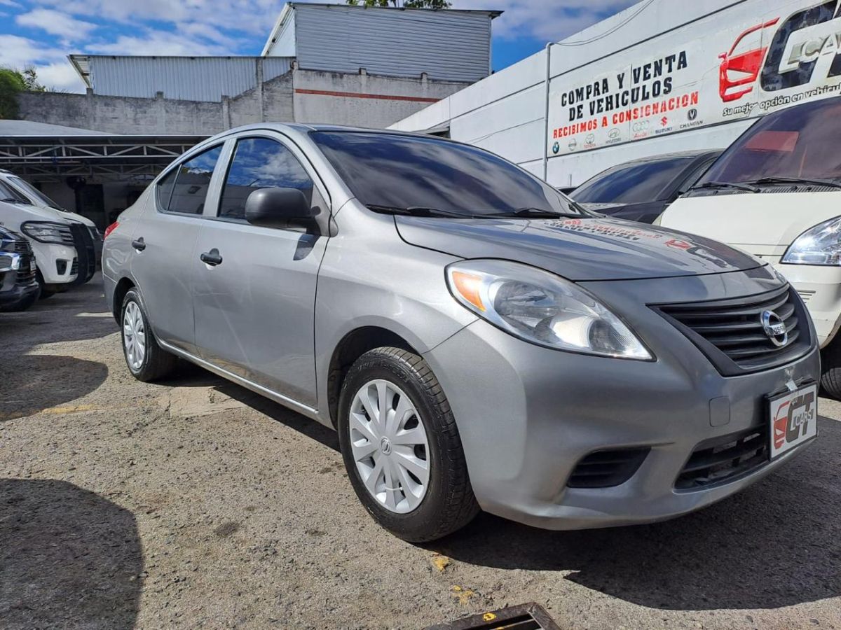 NISSAN VERSA - 2014