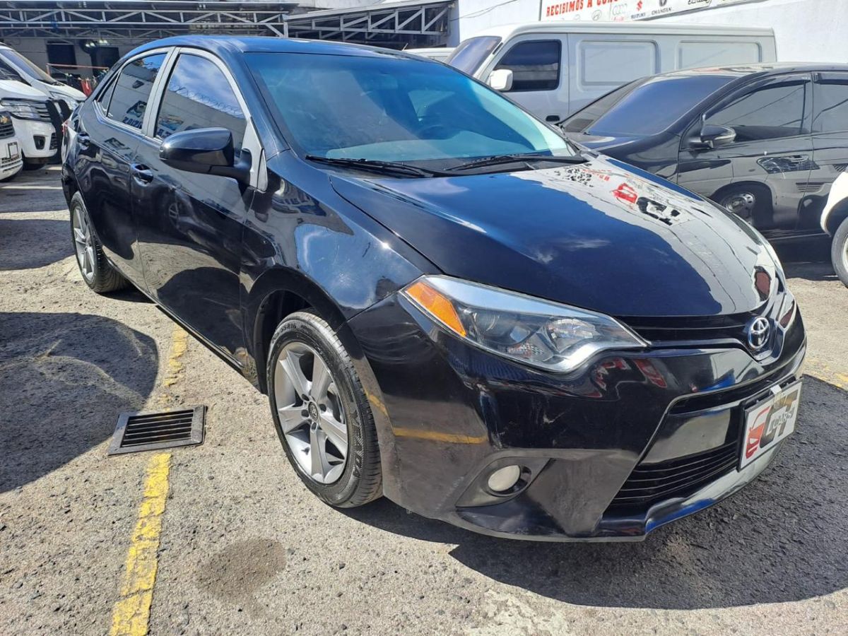 TOYOTA COROLLA - 2015