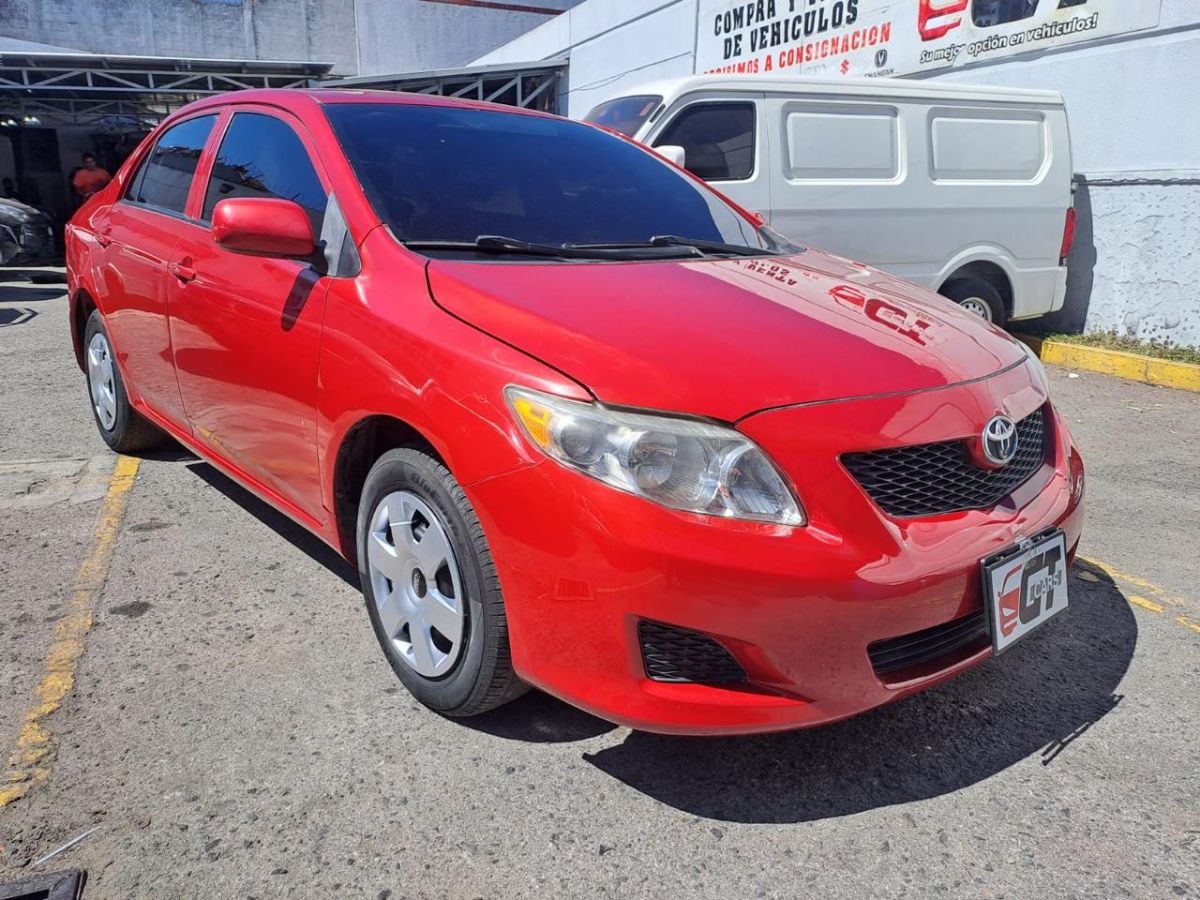 TOYOTA COROLLA - 2010