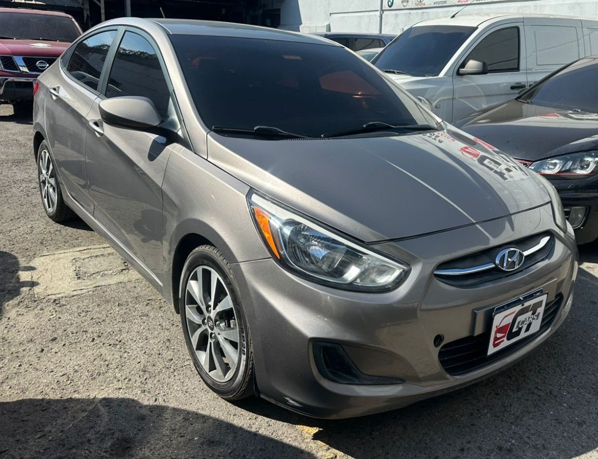 HYUNDAI ACCENT - 2017