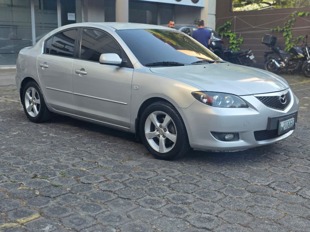MAZDA 3 - 2005