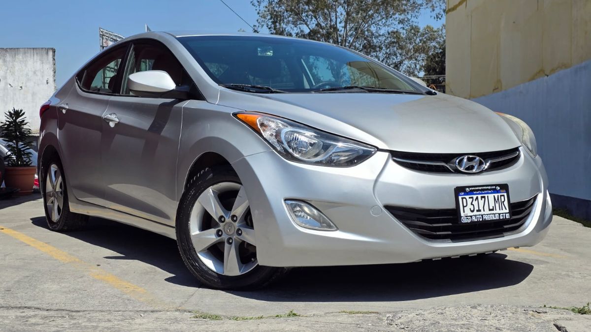 HYUNDAI ELANTRA - 2013