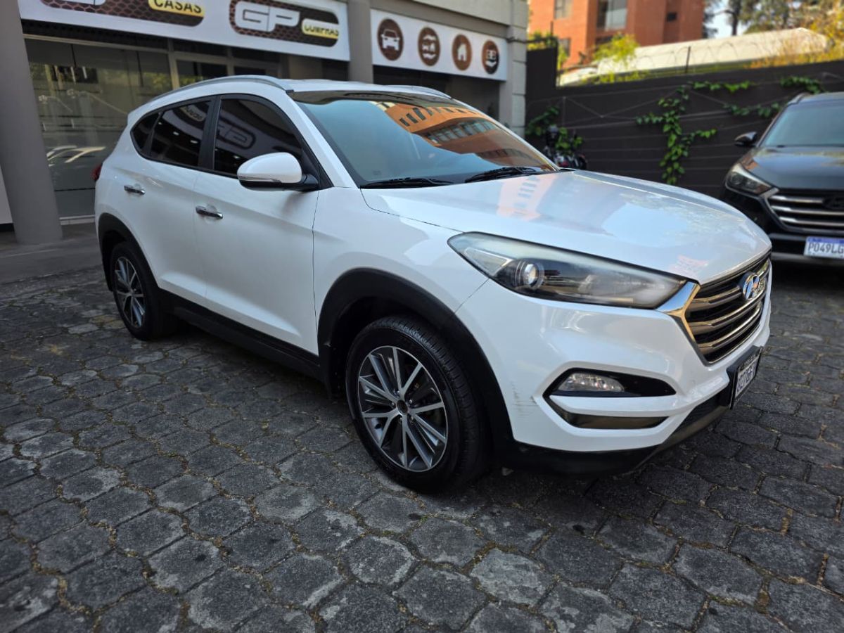 HYUNDAI TUCSON - 2016