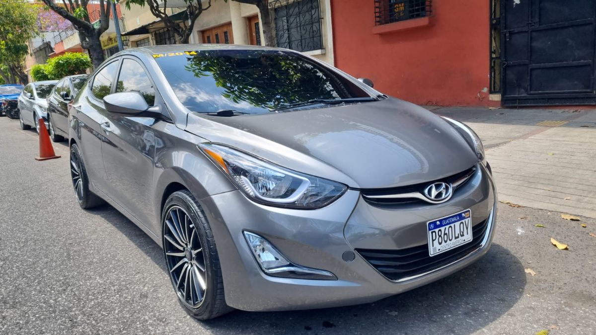 HYUNDAI ELANTRA - 2014