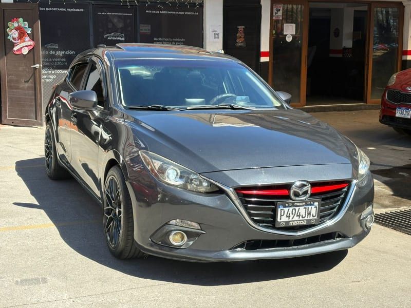 MAZDA 3 - 2015