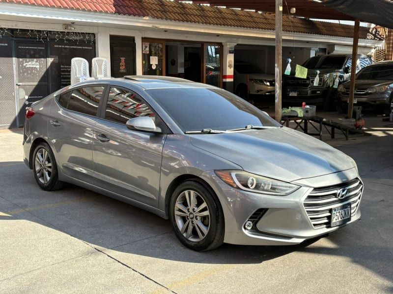 HYUNDAI ELANTRA - 2018