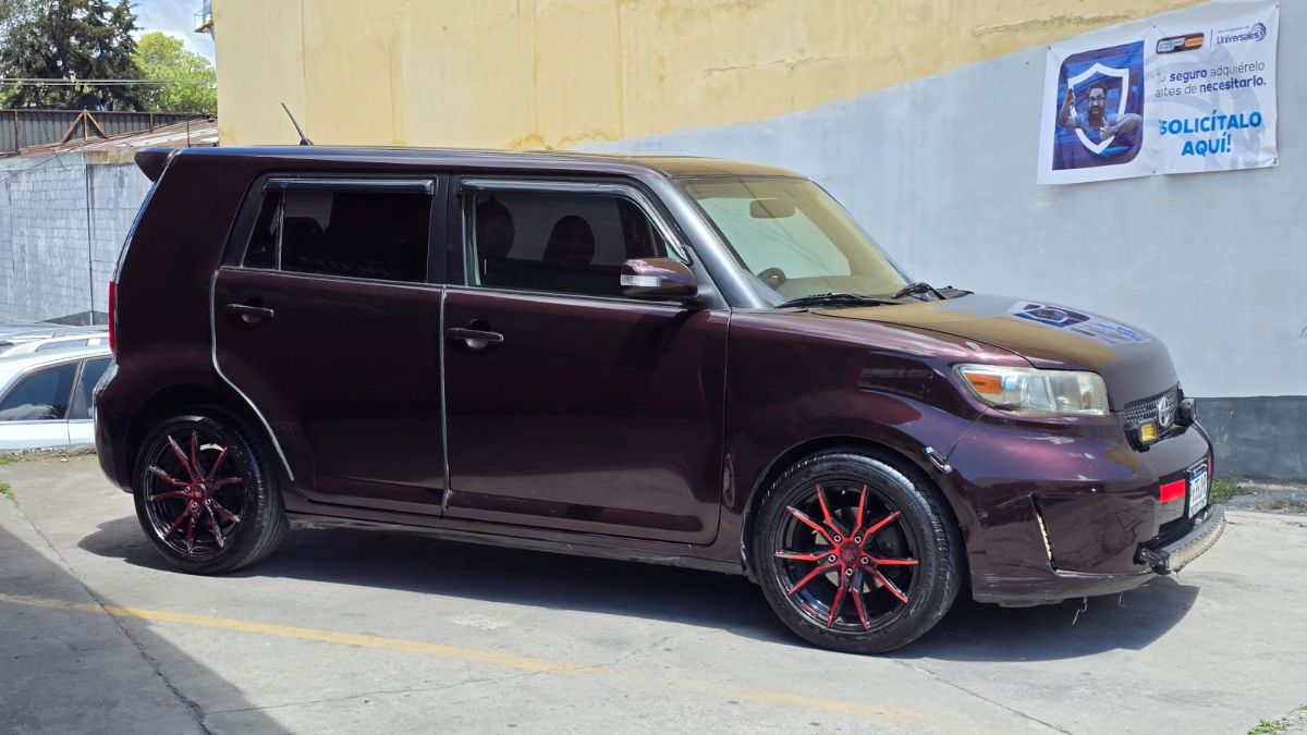 TOYOTA SCION XB - 2009