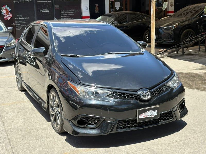 TOYOTA COROLLA - 2017