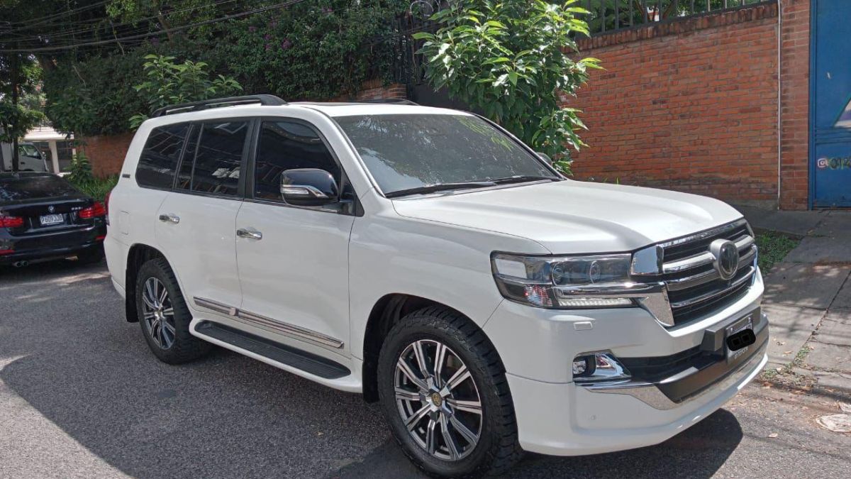 TOYOTA LAND CRUISER VX - 2020