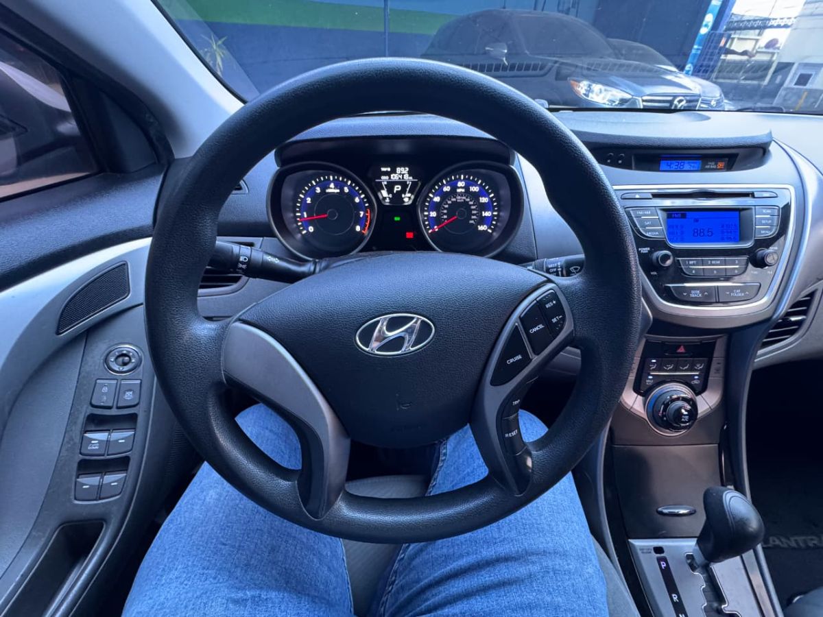 HYUNDAI ELANTRA - 2013