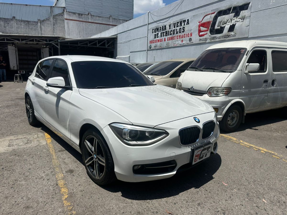 BMW 118 I - 2015