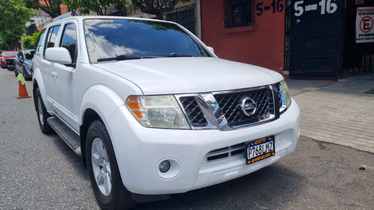 NISSAN  PATHFINDER - 2009