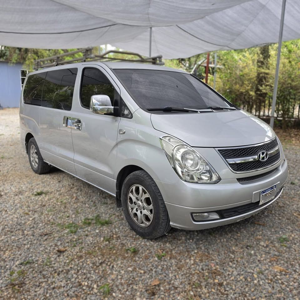 HYUNDAI STAREX - 2010
