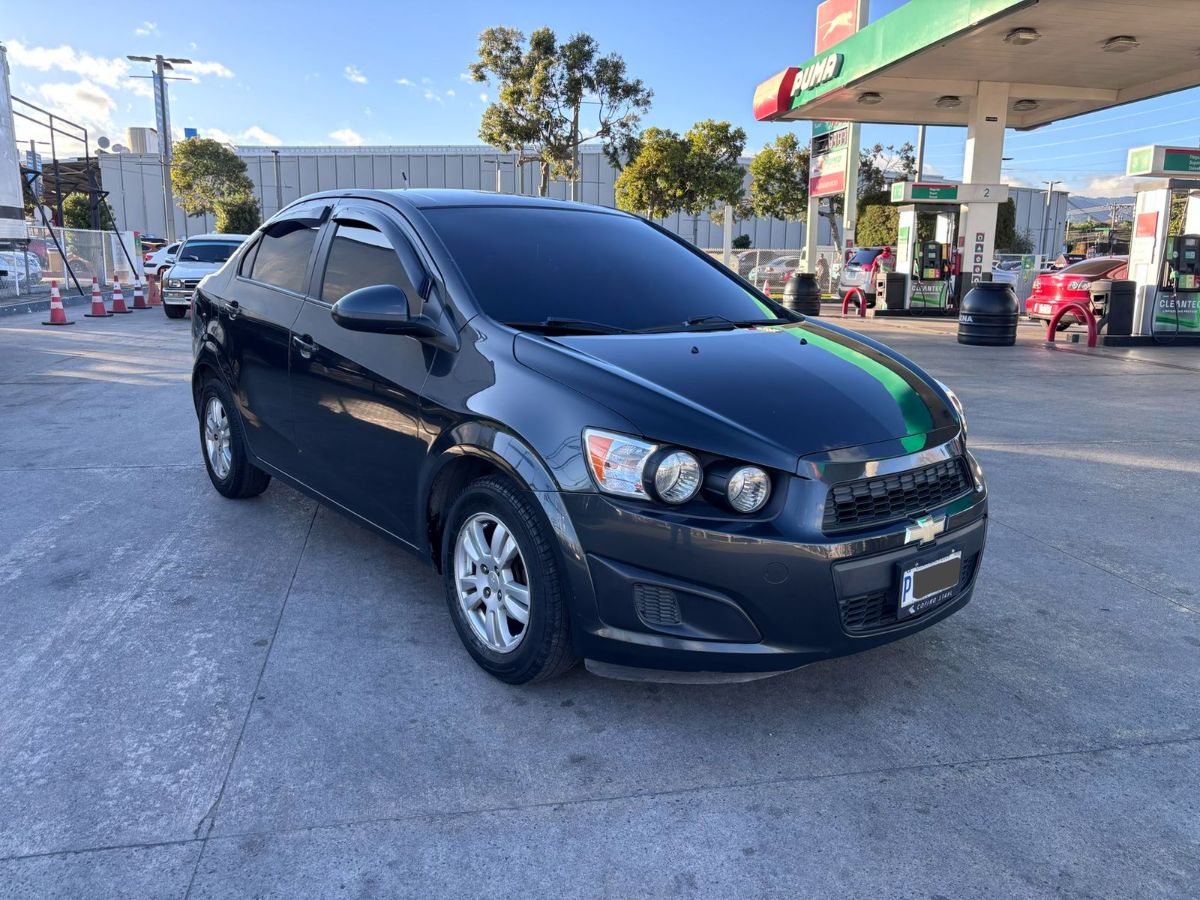 CHEVROLET SONIC LT - 0