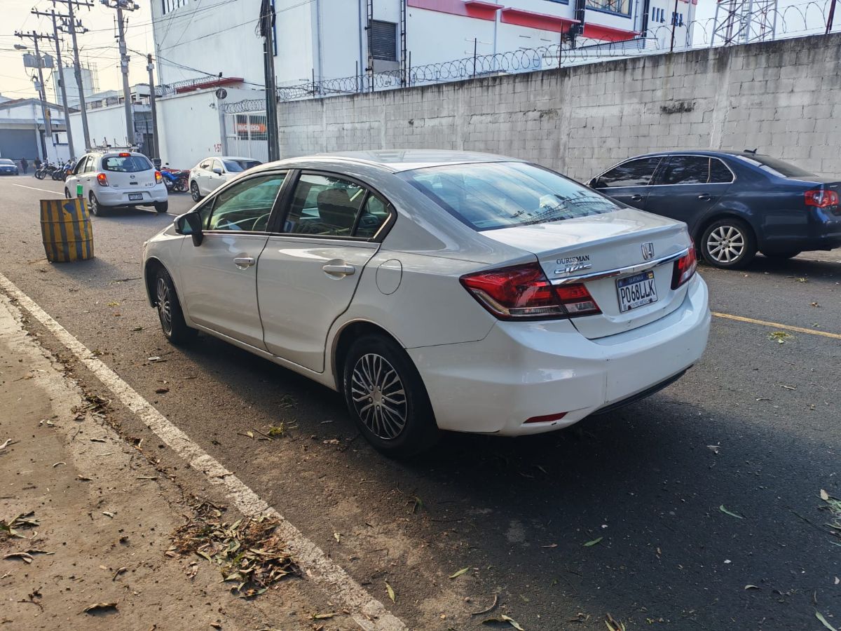 HONDA CIVIC LX - 2014