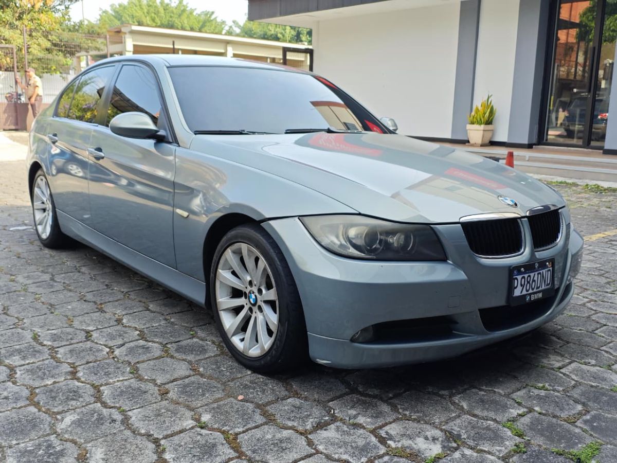 BMW 320 - 2008