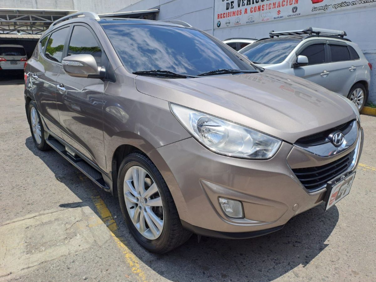 HYUNDAI TUCSON - 2013