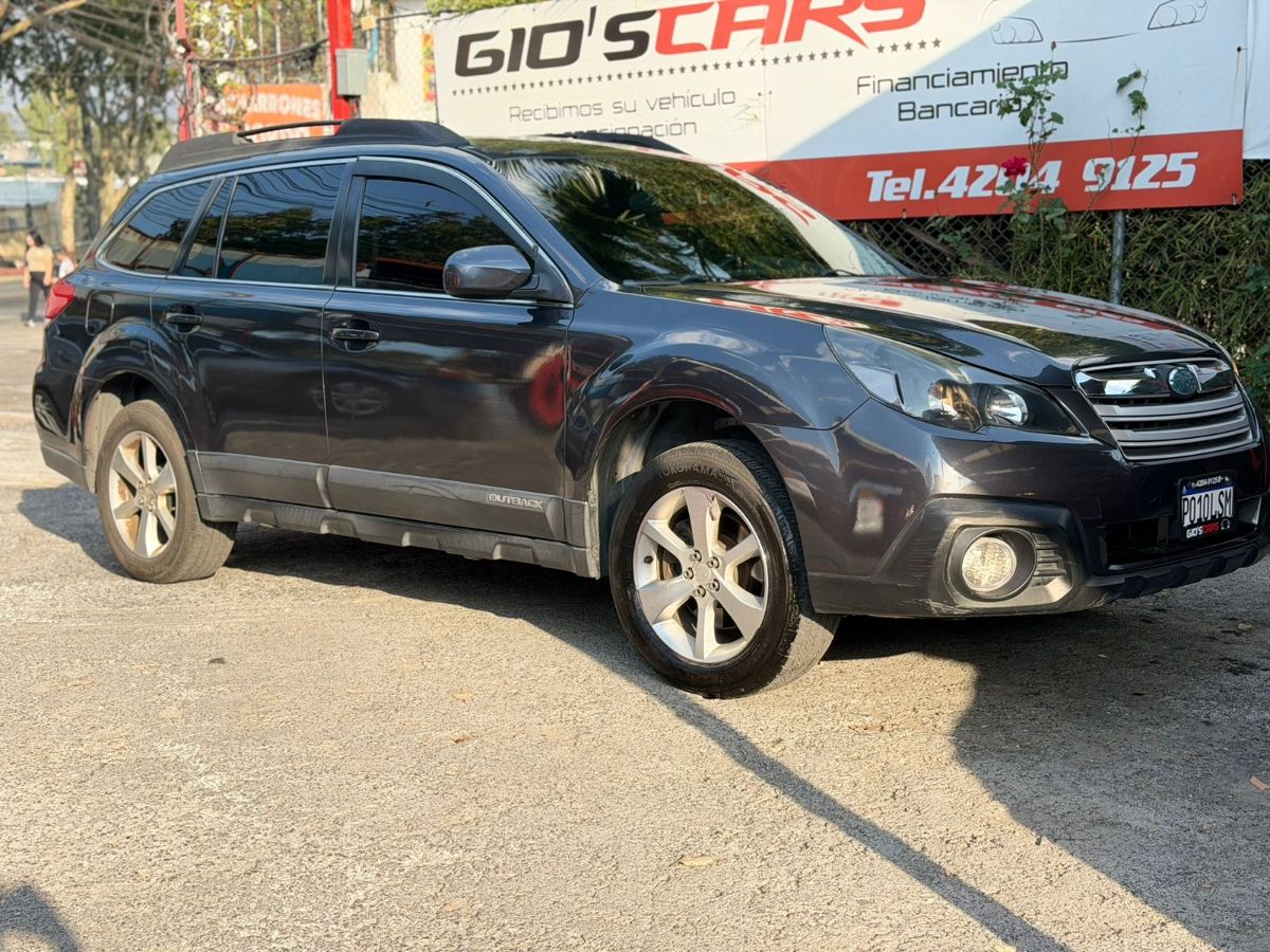 SUBARU OUTBACK - 2013