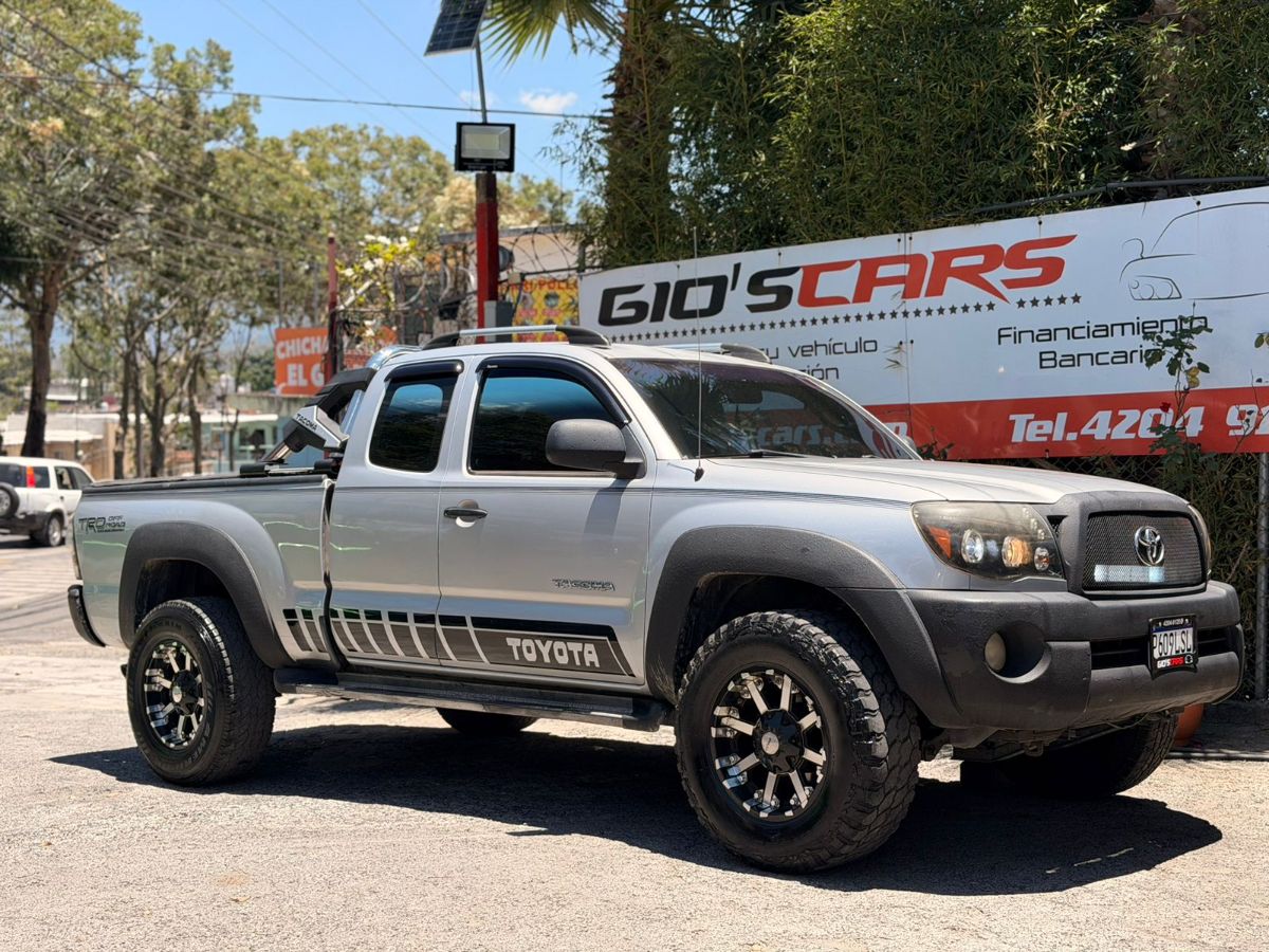 TOYOTA TACOMA - 2010
