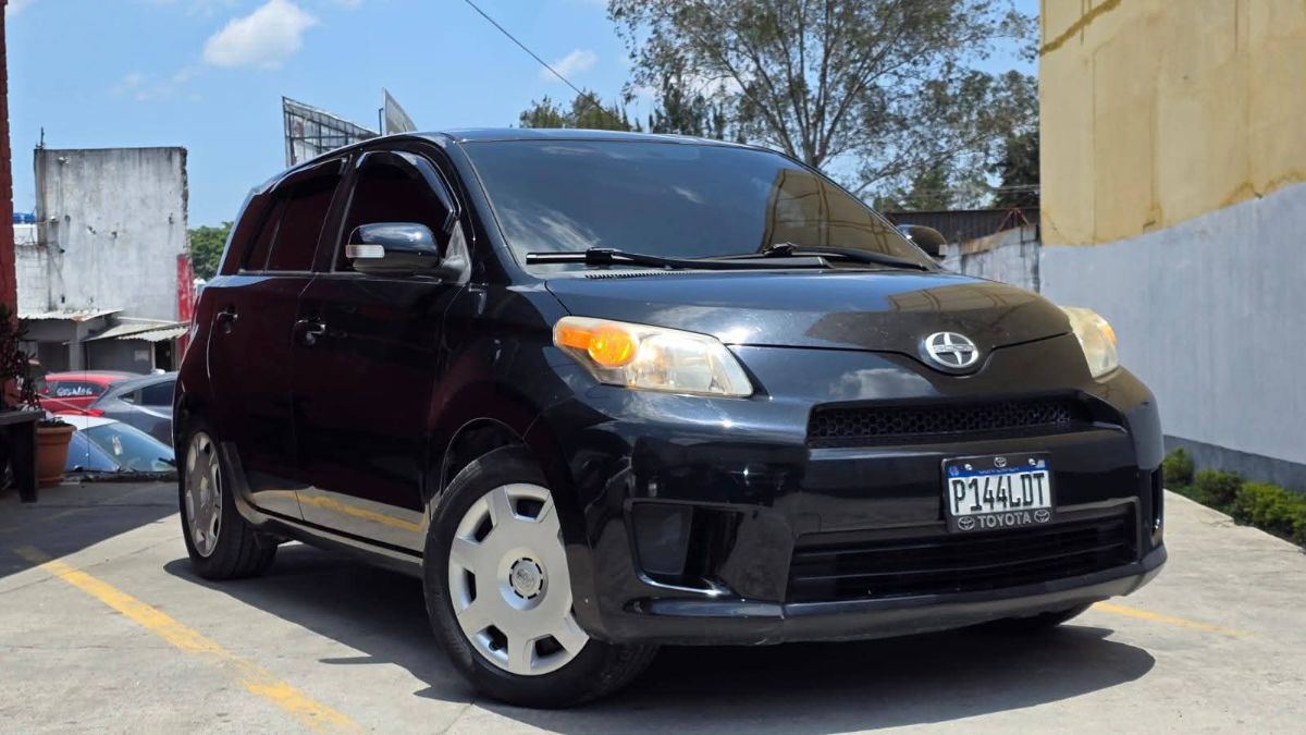 TOYOTA SCION XD - 2013