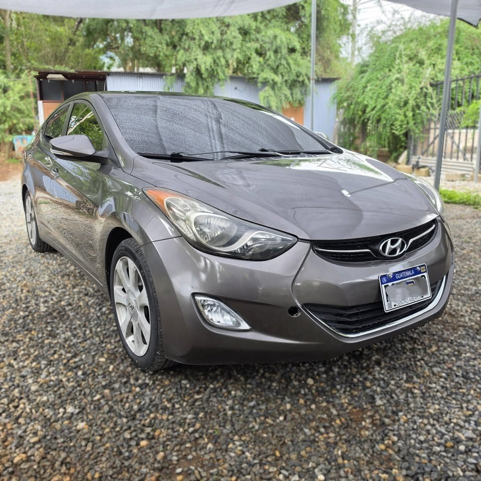 HYUNDAI ELANTRA - 2013