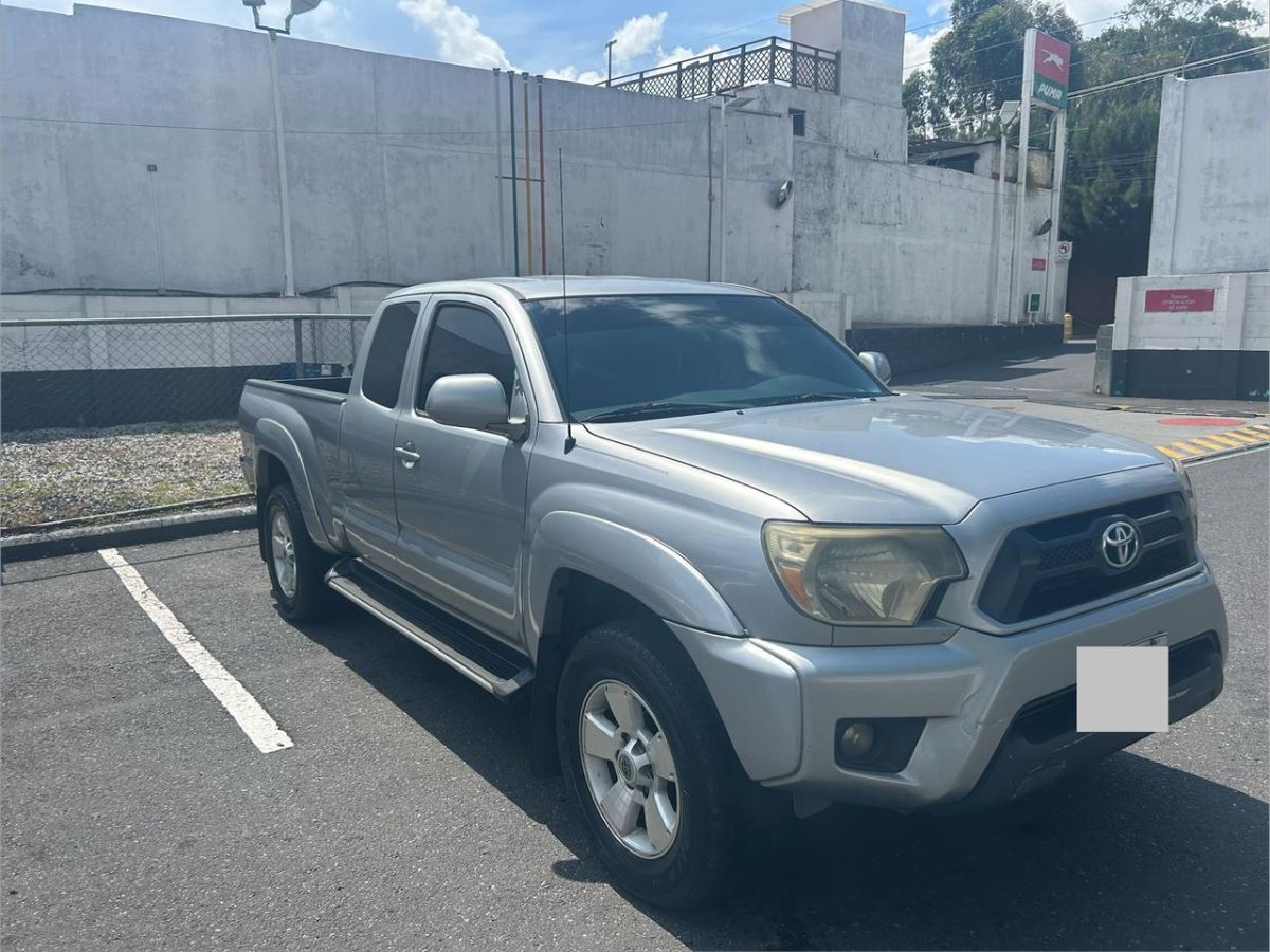 TOYOTA TACOMA - 2015