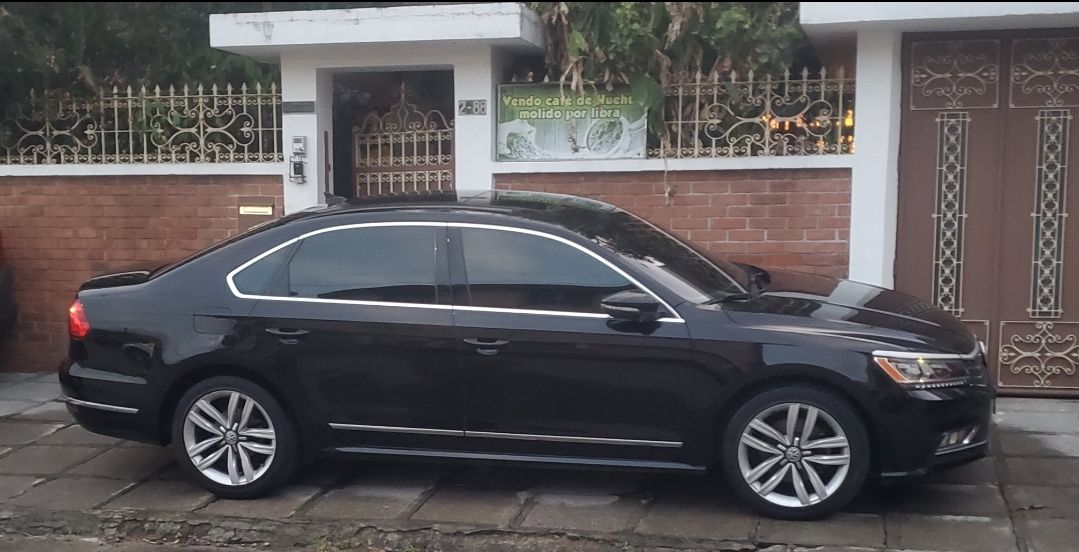 VOLKSWAGEN PASSAT - 2016