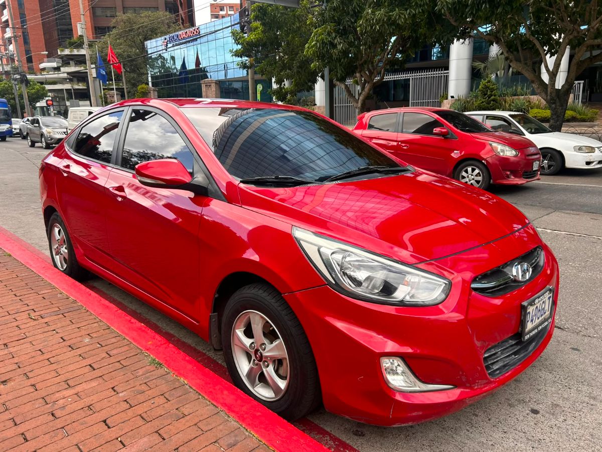 HYUNDAI ACCENT - 2017
