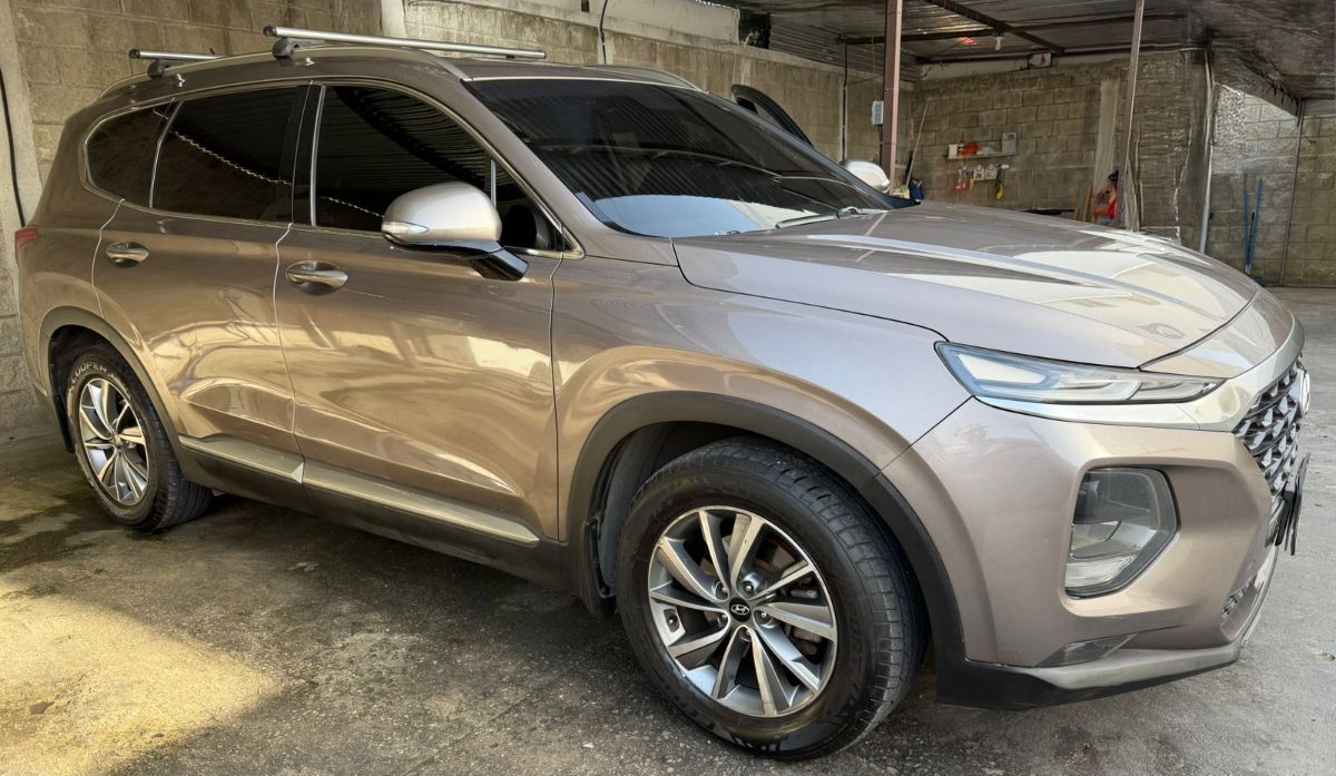 HYUNDAI SANTA FE - 2019