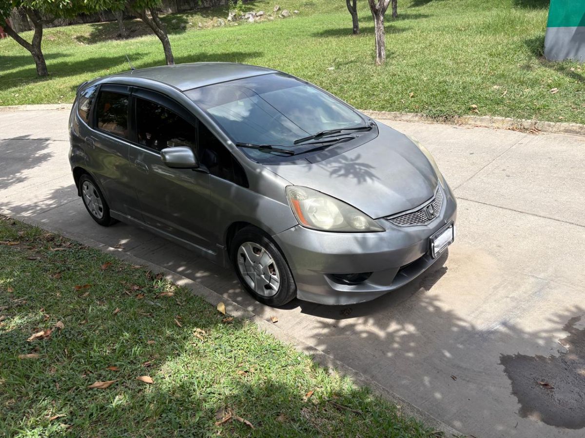 HONDA FIT - 2010