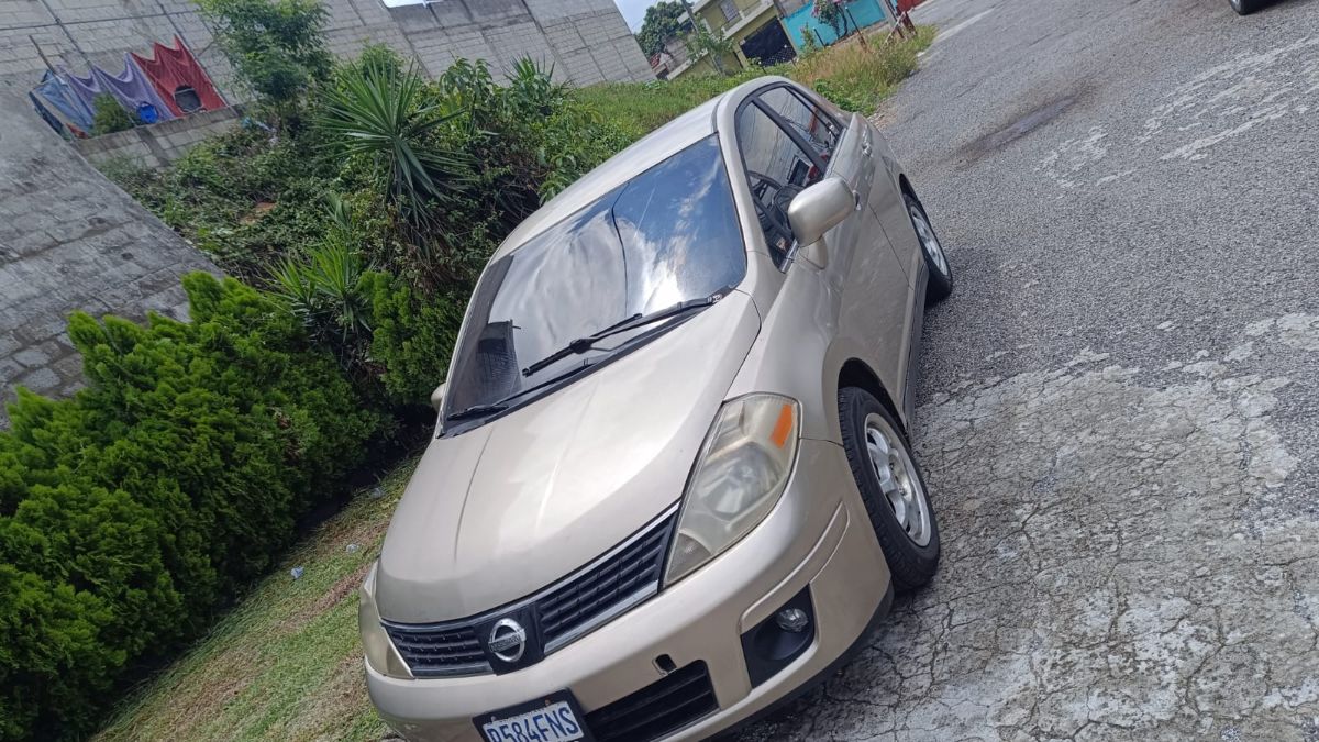 NISSAN VERSA - 2008